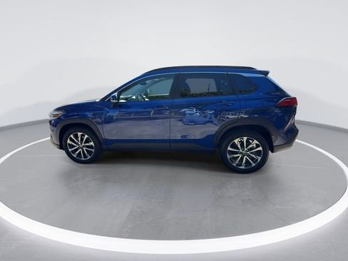 Used 2022 Toyota Corolla Cross XLE image 5