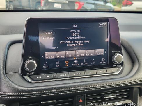 Used 2024 Nissan Rogue SV FWD image 21