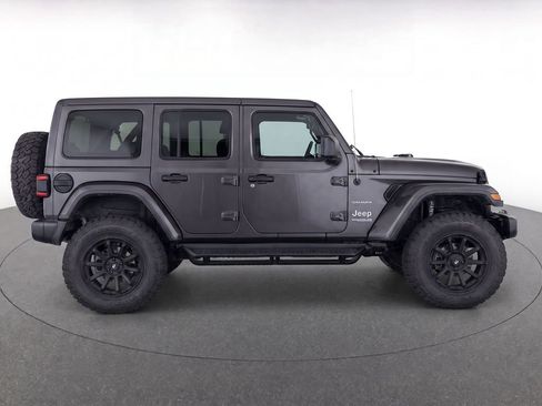 Used 2020 Jeep Wrangler Unlimited Sahara AWD/4WD image 8