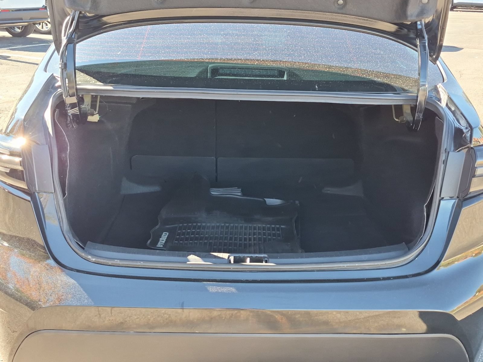 Used 2022 Toyota Corolla LE FWD image 30
