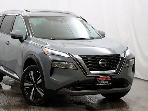 Used 2021 Nissan Rogue SL w/ Premium Package image 2