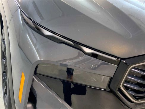 Used 2025 BMW XM image 28
