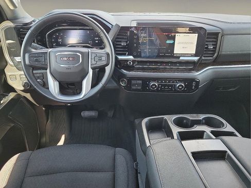 Used 2024 GMC Sierra 1500 Elevation image 10
