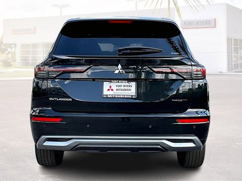 New 2025 Mitsubishi Outlander AWD image 4