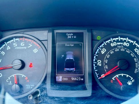 Used 2019 Toyota Tacoma SR5 image 35