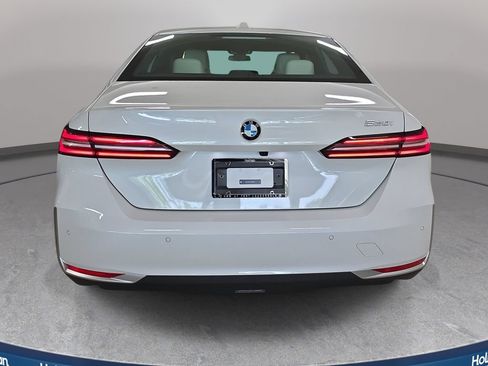 Used 2026 BMW 530i RWD image 8