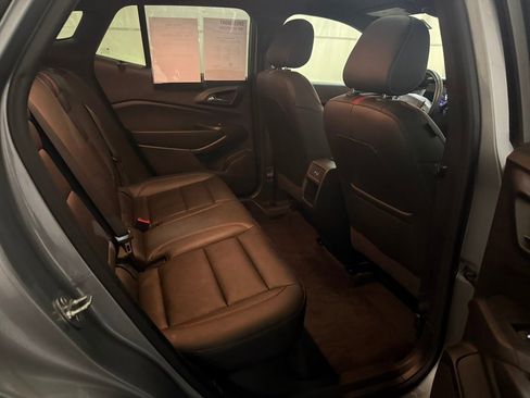 Used 2024 Chevrolet Trax RS w/ Sunroof Package image 27