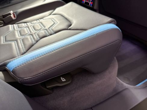 Used 2025 Lamborghini Urus SE image 72