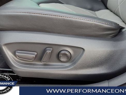 Used 2019 Toyota Camry XLE image 13