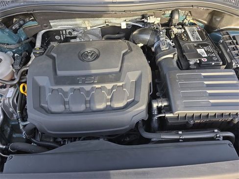 Used 2019 Volkswagen Tiguan SE w/ Panoramic Sunroof Package image 34