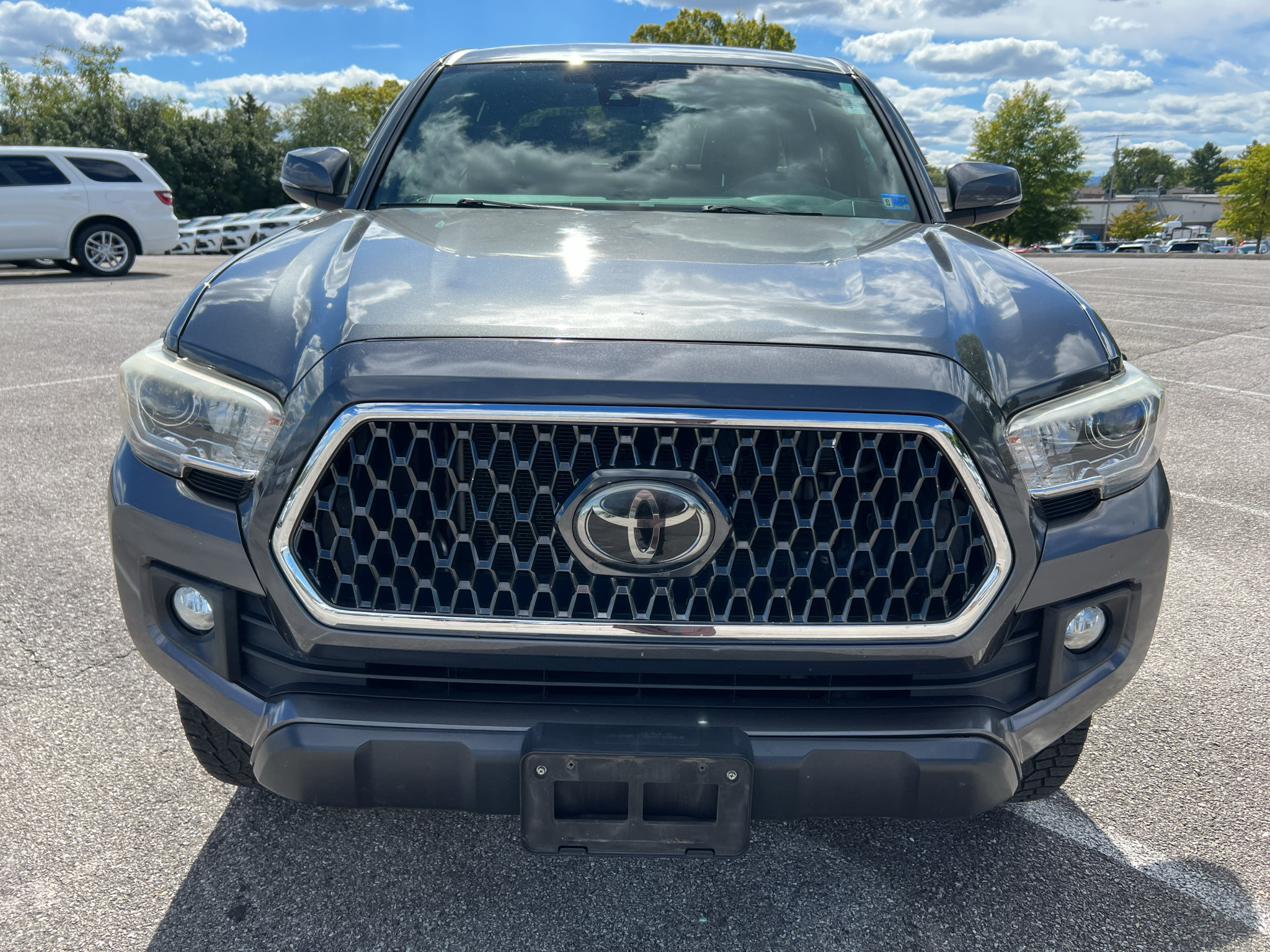 Used 2018 Toyota Tacoma TRD Off-Road AWD/4WD image 8
