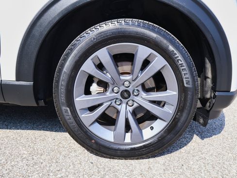 Used 2022 Ford Explorer XLT w/ Equipment Group 202A image 29