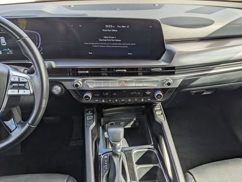 Certified 2025 Kia Telluride S FWD image 17