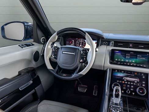 Used 2020 Land Rover Range Rover Sport SVR image 31