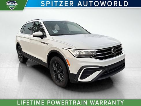 New 2024 Volkswagen Tiguan SE image 1