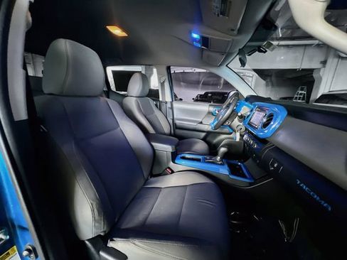 Used 2016 Toyota Tacoma SR5 RWD image 30