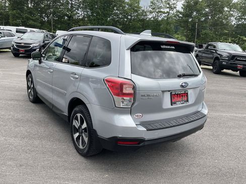 Used 2017 Subaru Forester 2.5i Premium w/ All-Weather Package AWD/4WD image 3