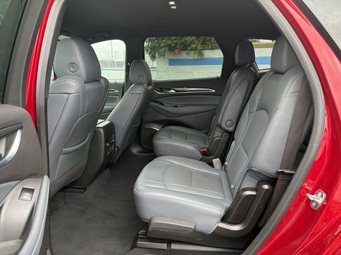 Used 2024 Buick Enclave Premium image 19
