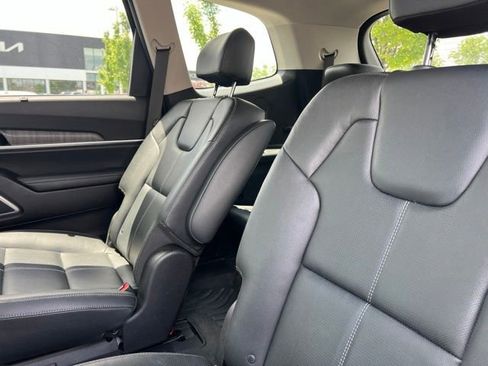 Certified 2024 Kia Telluride EX w/ EX Captain's Chair Package AWD/4WD image 35