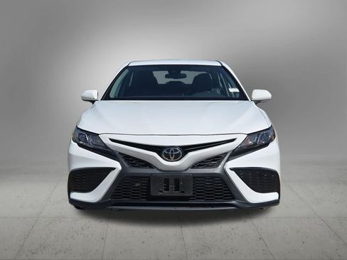 Used 2023 Toyota Camry SE FWD image 9