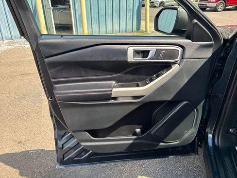 Used 2022 Ford Explorer XLT AWD/4WD image 8