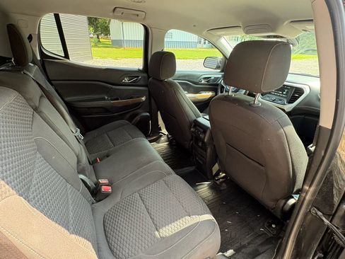 Used 2017 GMC Acadia SLE w/ LPO, Floor Liner Package FWD image 17