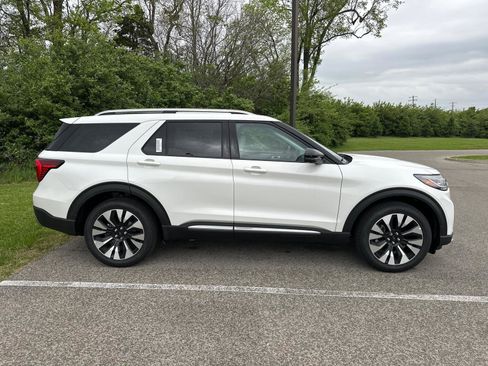 New 2026 Ford Explorer Platinum w/ LUX Leather Package AWD/4WD image 15
