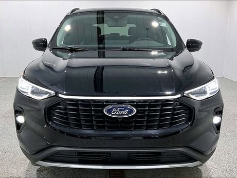 Used 2024 Ford Escape Platinum image 2