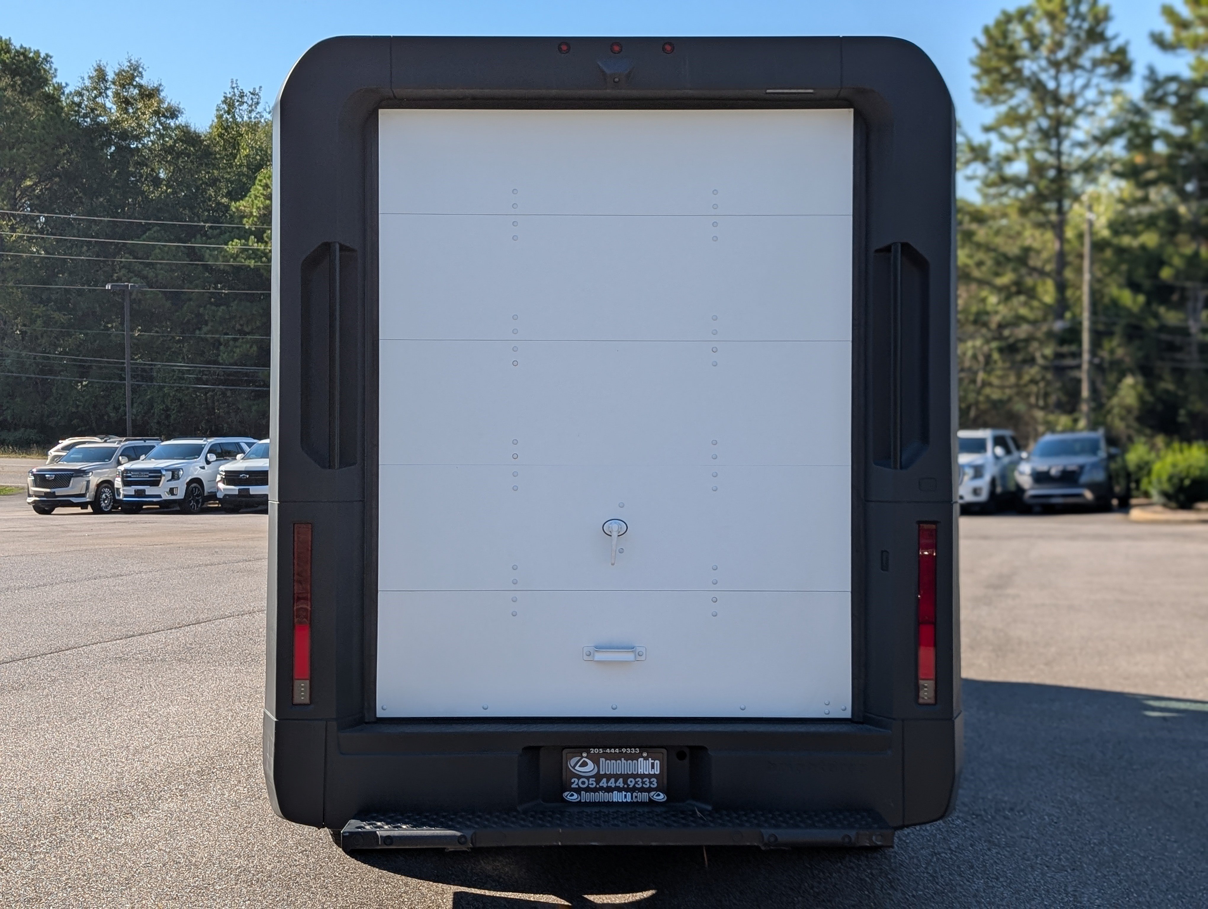 Used 2024 Chevrolet Brightdrop 600 w/ Commercial Equipment Package AWD/4WD image 8