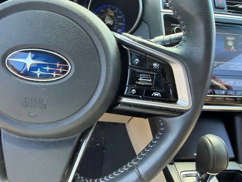 Used 2018 Subaru Outback 3.6R Limited AWD/4WD image 27