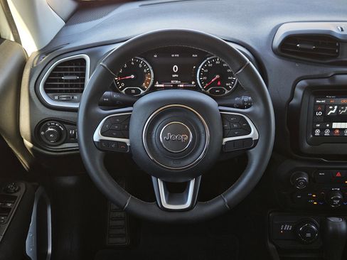 Used 2021 Jeep Renegade Latitude image 13