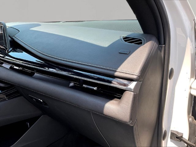 Used 2022 Cadillac Escalade ESV Sport RWD image 29