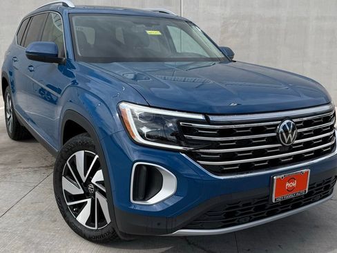 Used 2025 Volkswagen Atlas SEL image 1