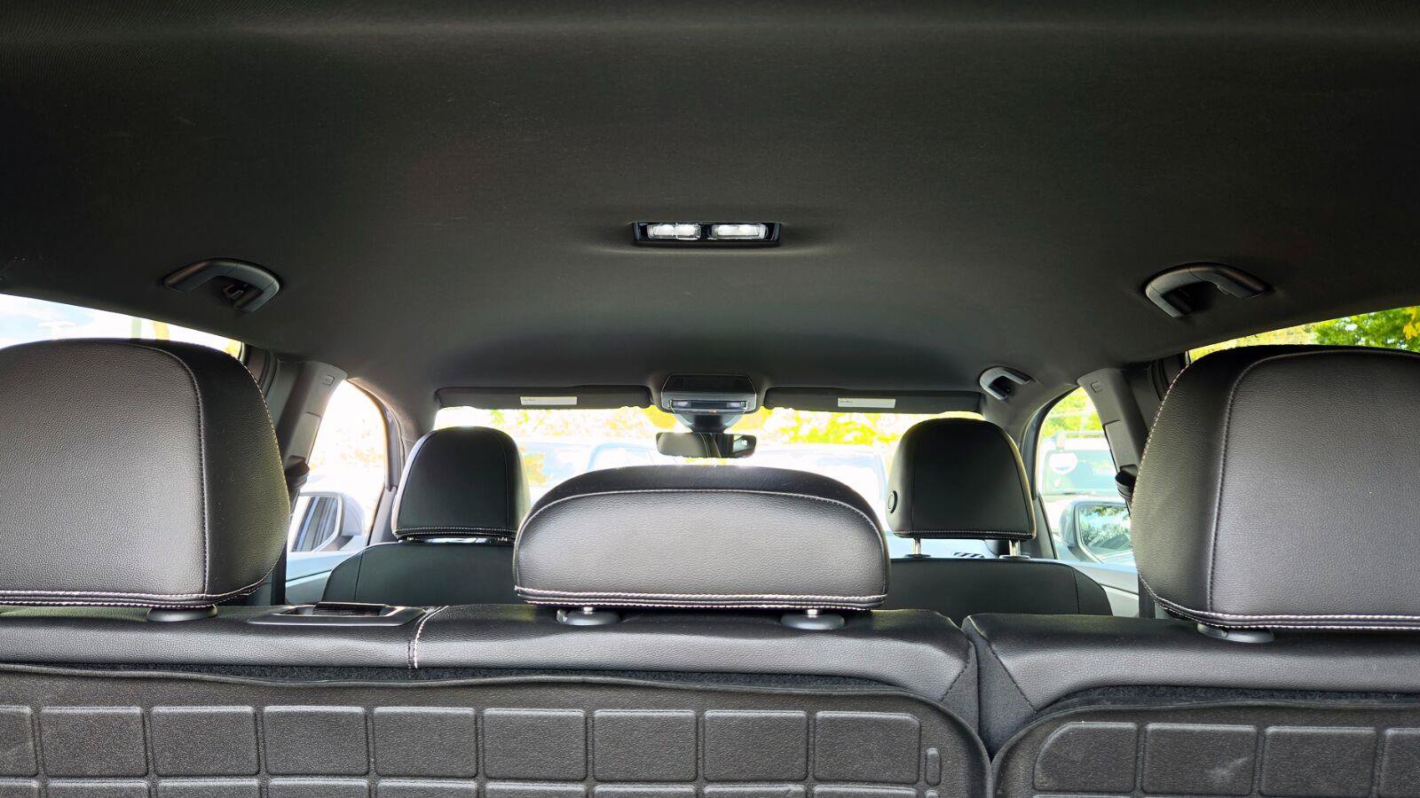 Used 2024 Volkswagen Atlas Cross Sport SE FWD image 56