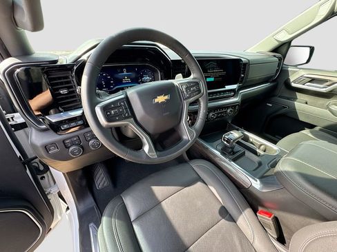 Used 2023 Chevrolet Silverado 1500 LTZ w/ Technology Package image 9