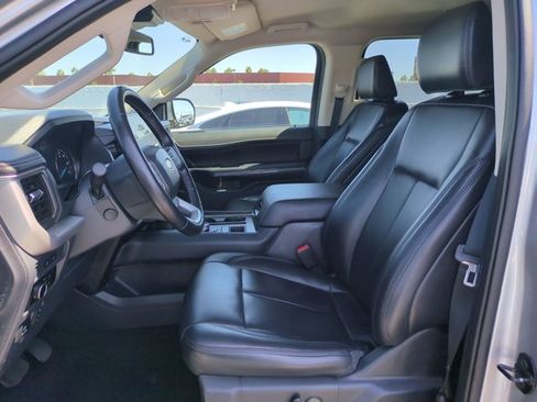 Used 2024 Ford Expedition XLT RWD image 16