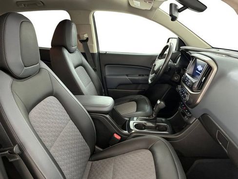 Used 2018 Chevrolet Colorado Z71 w/ Z71 Midnight Edition image 14