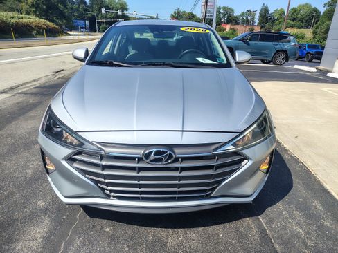 Used 2020 Hyundai Elantra SE FWD image 3