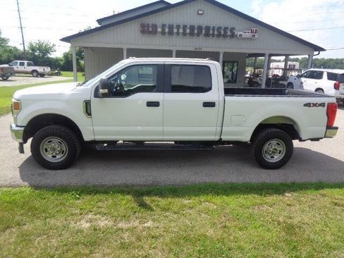 Used 2022 Ford F250 XL w/ Power Equipment Group AWD/4WD image 2