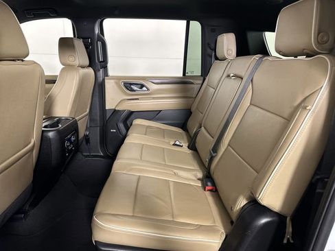 Used 2024 Chevrolet Suburban Premier RWD image 26