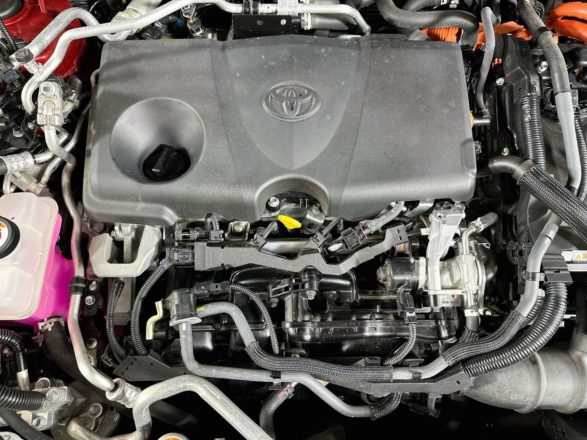 Used 2021 Toyota RAV4 SE w/ Weather & Moonroof Package AWD/4WD image 33