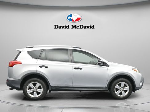 Used 2013 Toyota RAV4 XLE FWD image 9