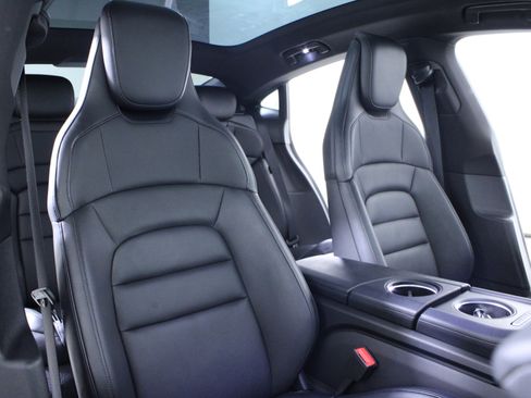 Used 2021 Porsche Taycan 4S image 18