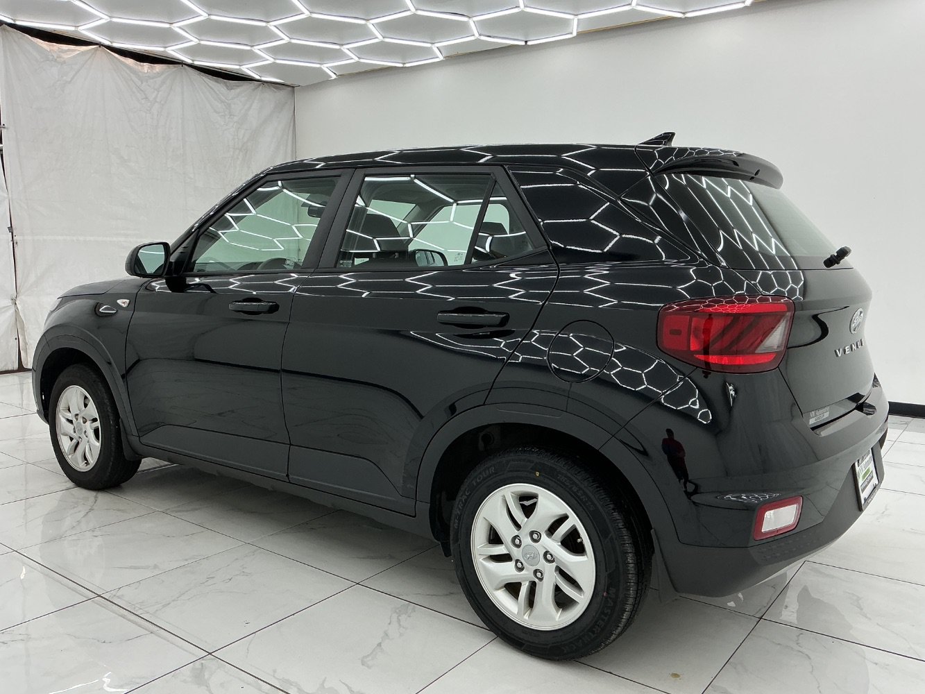 Used 2021 Hyundai Venue SE FWD image 12