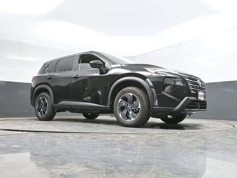 Used 2025 Nissan Rogue SV AWD/4WD image 48