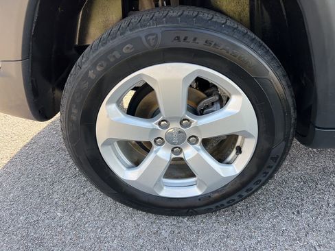 Used 2018 Jeep Compass Latitude w/ Safe & Security Group image 7