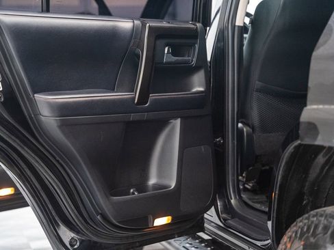 Used 2019 Toyota 4Runner TRD Off-Road AWD/4WD image 38