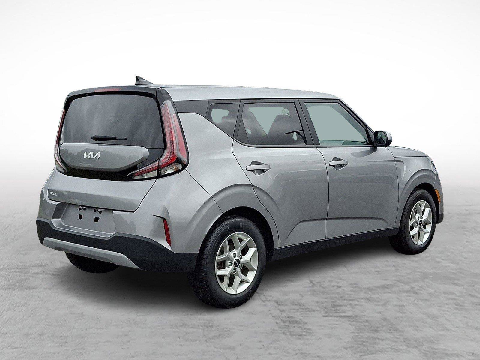 Used 2023 Kia Soul LX w/ Option Group 015 FWD image 6
