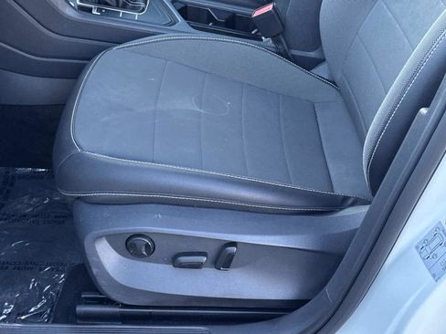 Used 2022 Volkswagen Taos SE w/ Panoramic Sunroof Package image 21