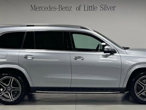 Used 2024 Mercedes-Benz GLS 450 4MATIC image 7